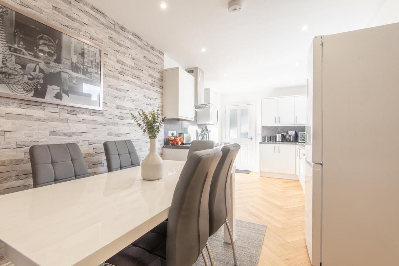 Bright, Fresh, Renovated 3 Bedroom Apartment In The Heart Of Montrose Angus Ngoại thất bức ảnh