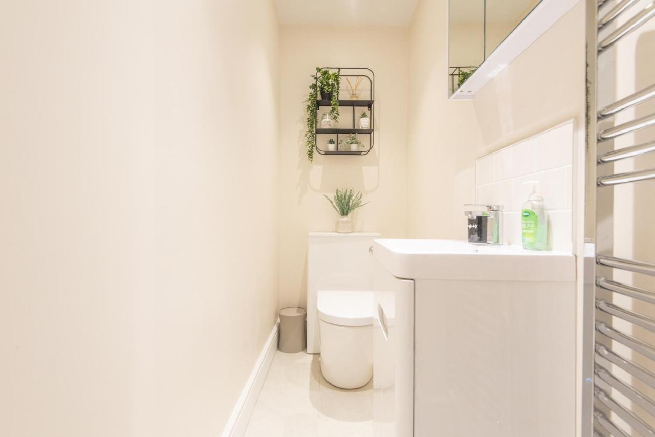 Bright, Fresh, Renovated 3 Bedroom Apartment In The Heart Of Montrose Angus Ngoại thất bức ảnh