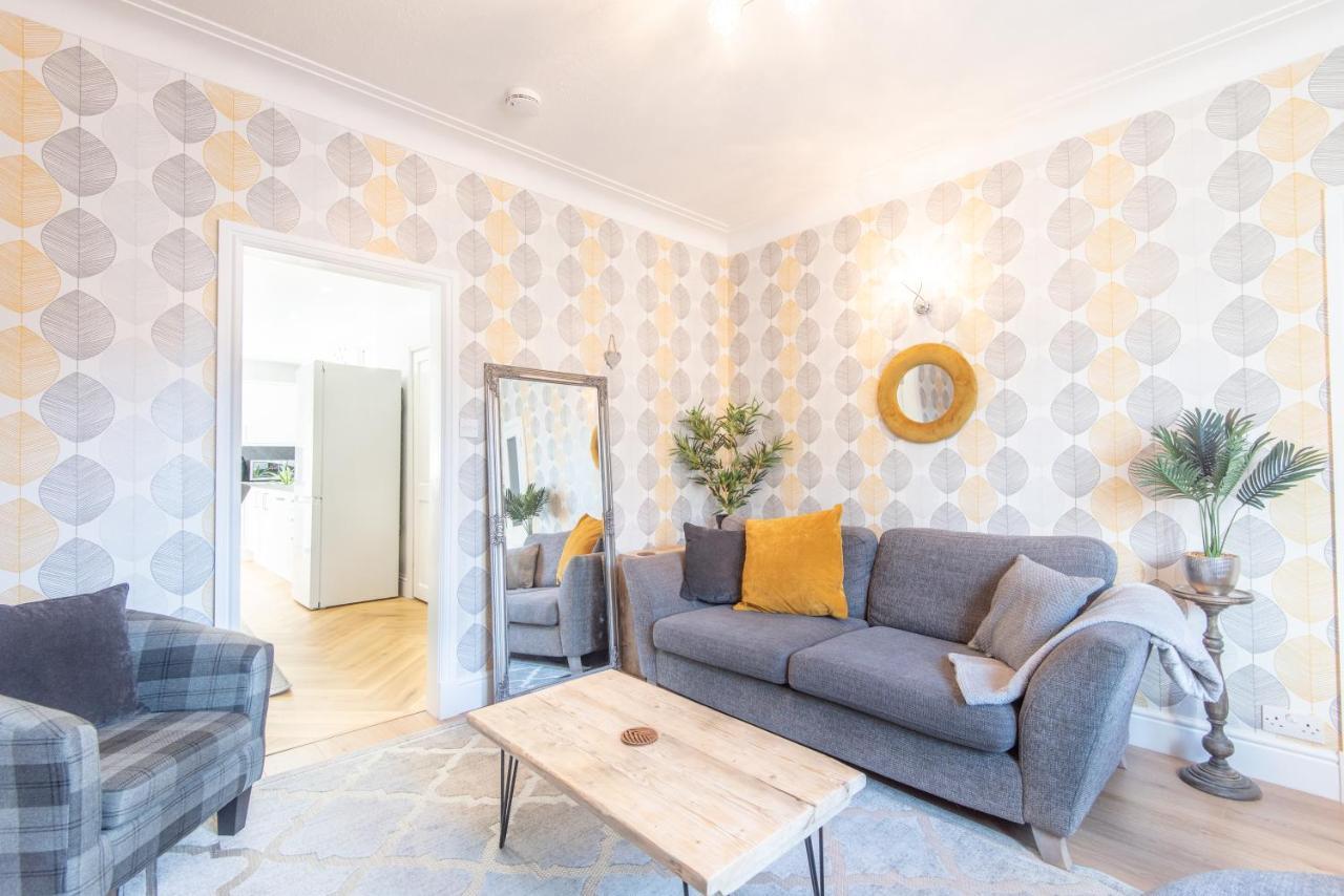 Bright, Fresh, Renovated 3 Bedroom Apartment In The Heart Of Montrose Angus Ngoại thất bức ảnh