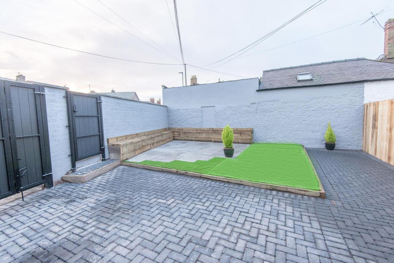 Bright, Fresh, Renovated 3 Bedroom Apartment In The Heart Of Montrose Angus Ngoại thất bức ảnh