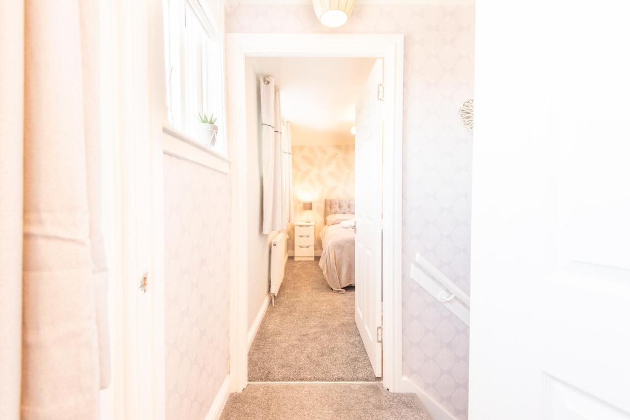 Bright, Fresh, Renovated 3 Bedroom Apartment In The Heart Of Montrose Angus Ngoại thất bức ảnh