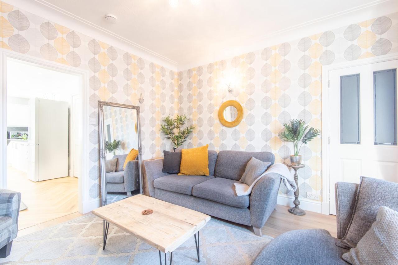 Bright, Fresh, Renovated 3 Bedroom Apartment In The Heart Of Montrose Angus Ngoại thất bức ảnh