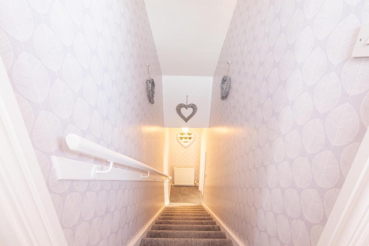 Bright, Fresh, Renovated 3 Bedroom Apartment In The Heart Of Montrose Angus Ngoại thất bức ảnh